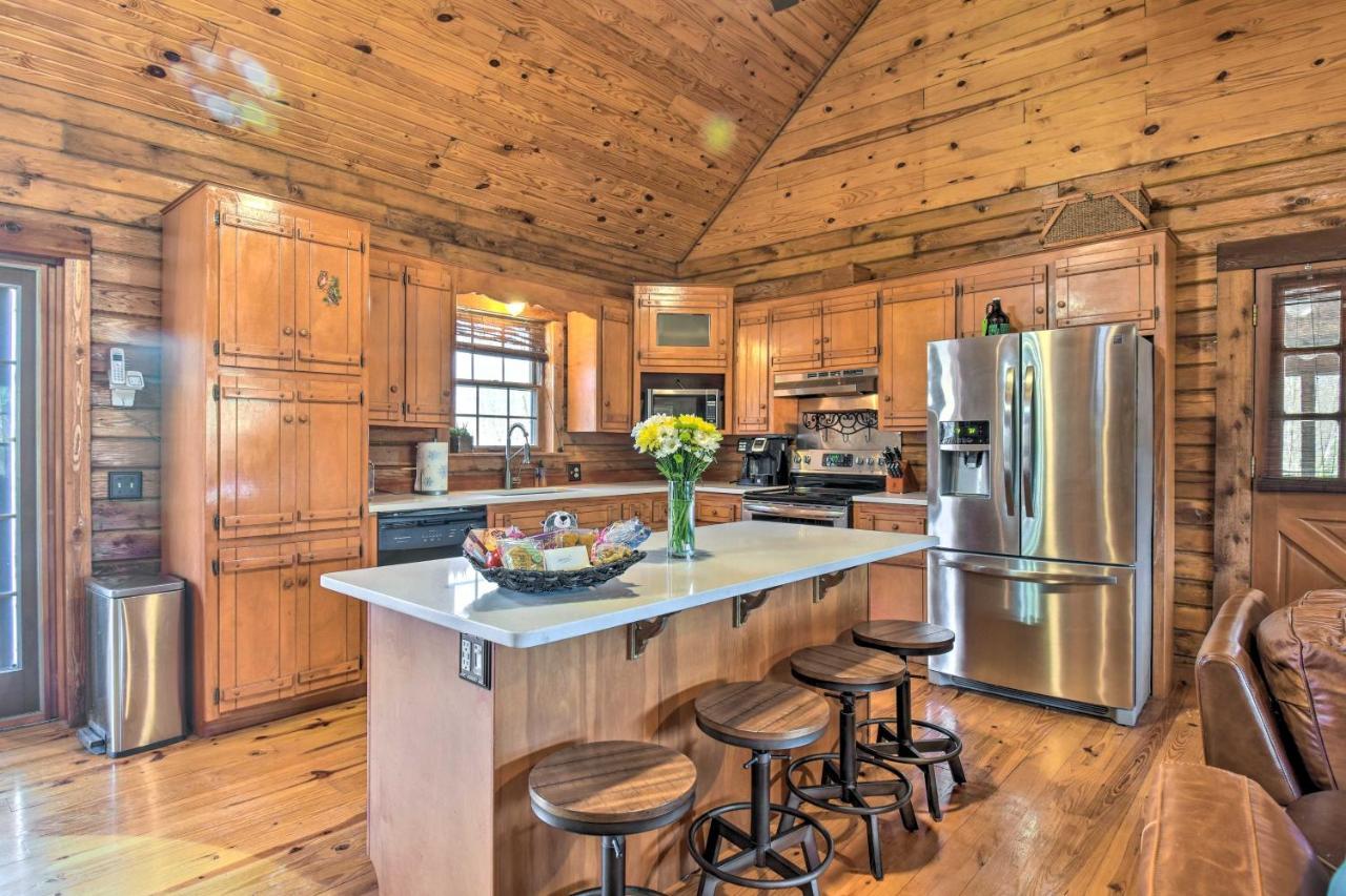 Luxury Pearcy Cabin With 5 Private Acres And Hot Tub! Екстериор снимка