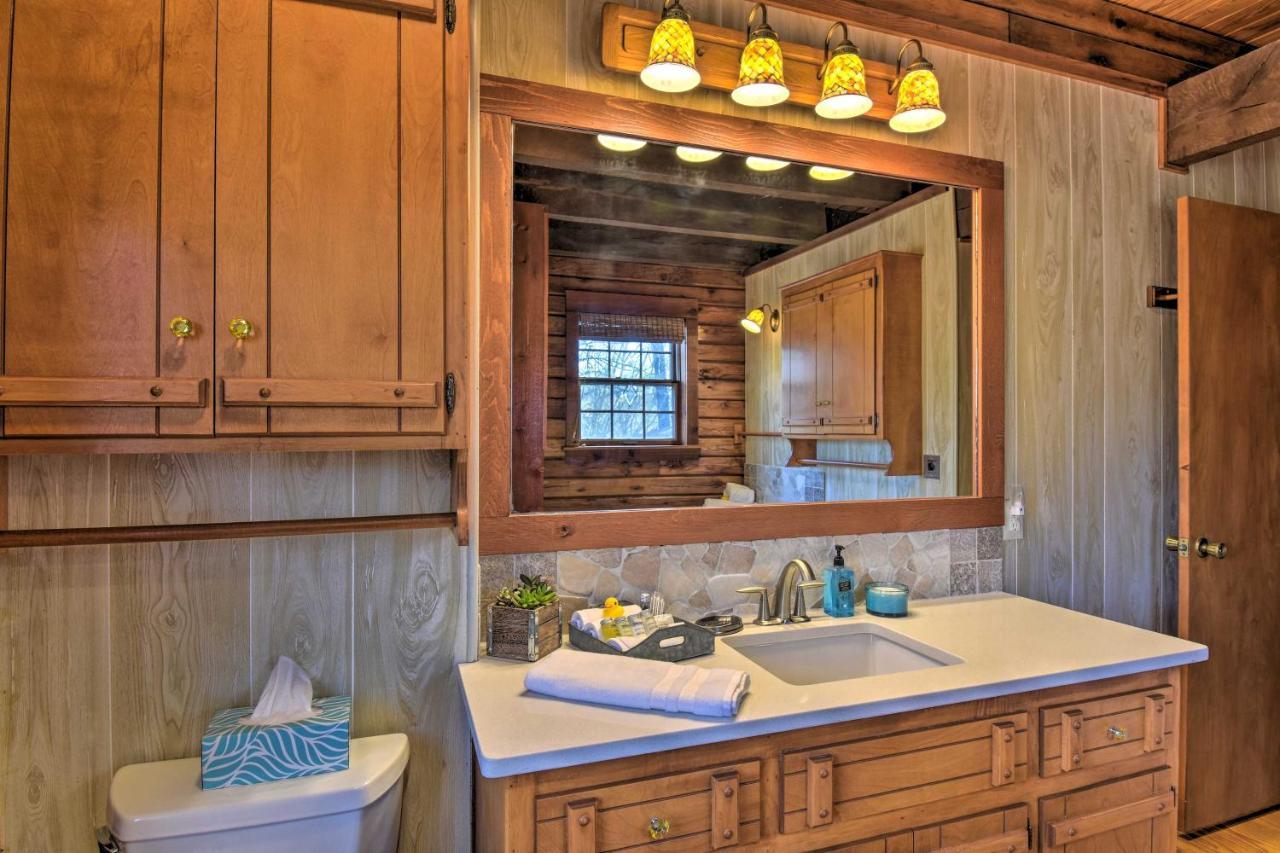 Luxury Pearcy Cabin With 5 Private Acres And Hot Tub! Екстериор снимка